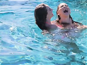 Riley Reid and Kimmy Granger take a dip in each others cunts