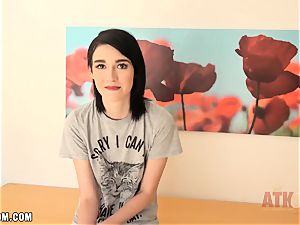 ultra-cute Ivy Aura interview